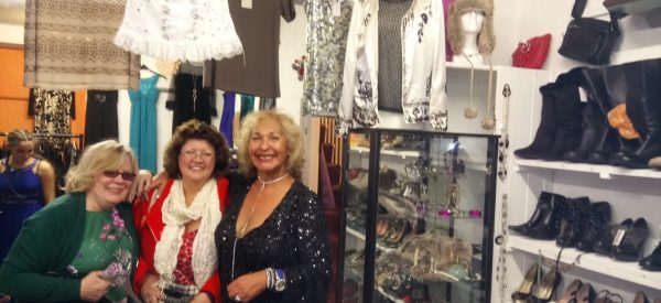 Neyland store Volunteers